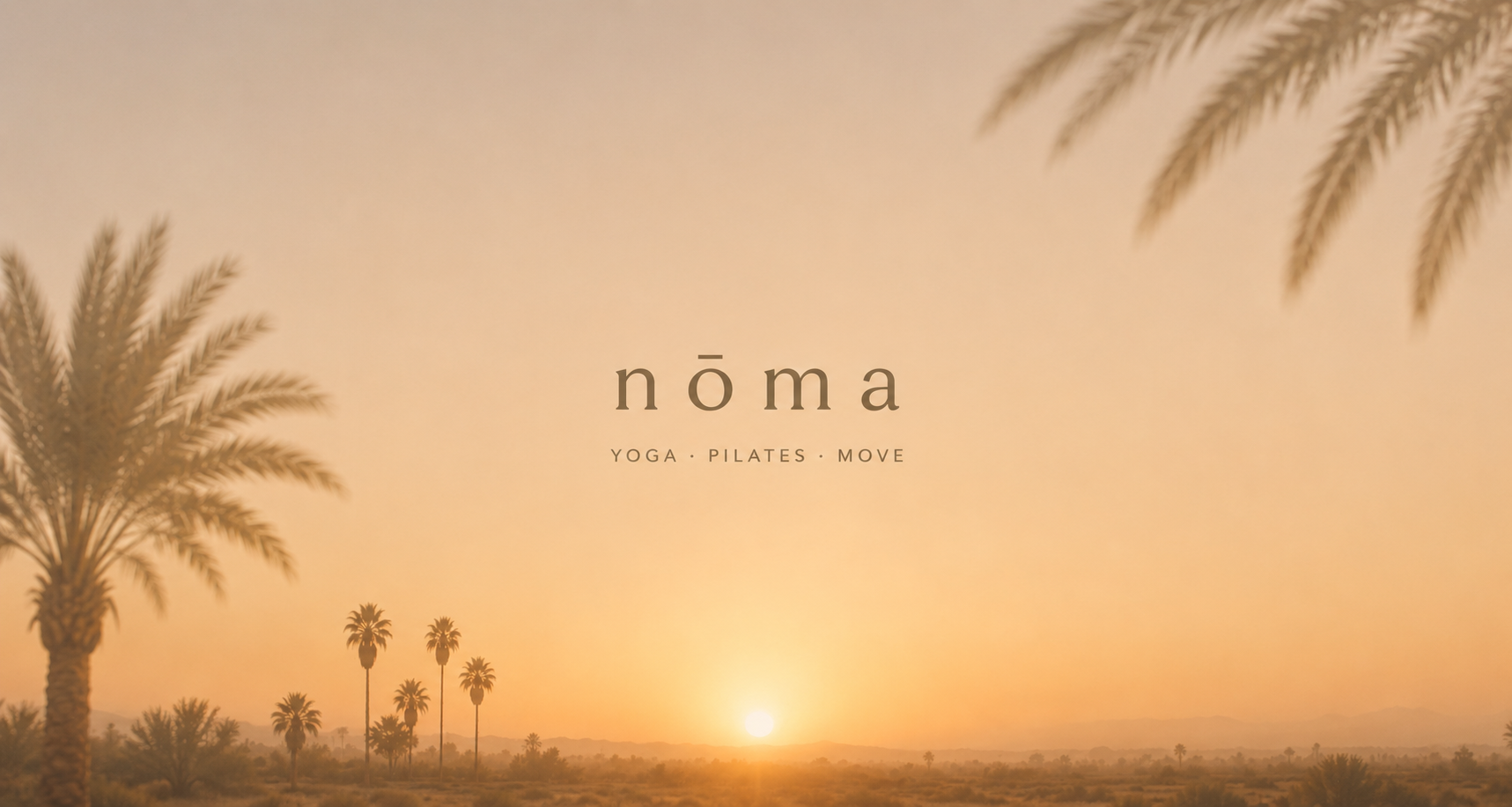 Interior de nōma con luz cálida sobre madera y lino